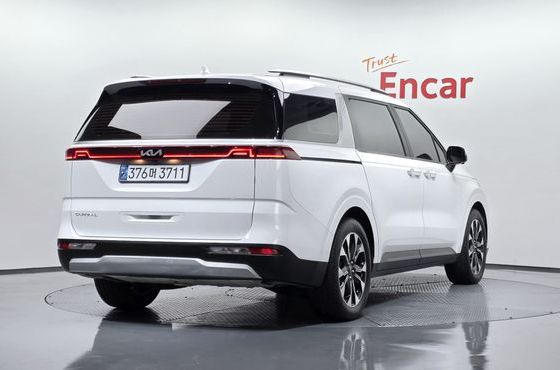Kia Carnival 9-Seater Prestige — пробег 53 808 км — фото 2 из 5