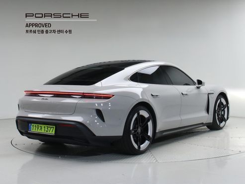 Porsche Taycan Turbo — пробег 10 400 км — фото 2 из 5