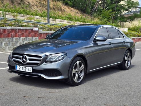 Mercedes-Benz E-Class E220d Avantgarde — пробег 104 000 км — фото 3 из 5
