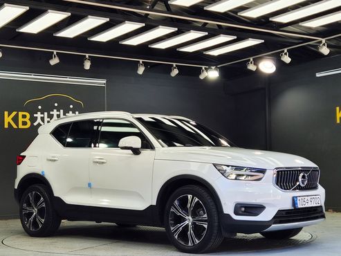 Volvo XC40 B4 Inscription — пробег 67 471 км — фото 3 из 5