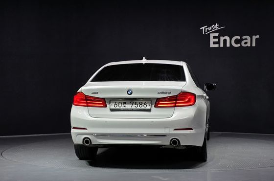 BMW 5-Series 520d xDrive Luxury Plus — пробег 80 930 км — фото 4 из 5