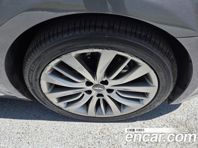 Hyundai Genesis из Кореи Encar