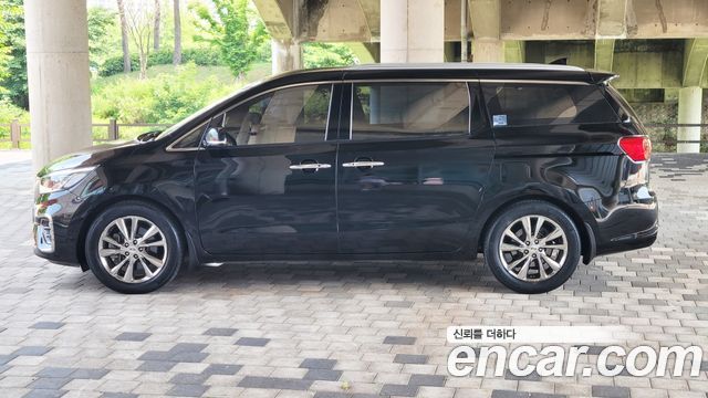 Kia Carnival из Кореи Encar