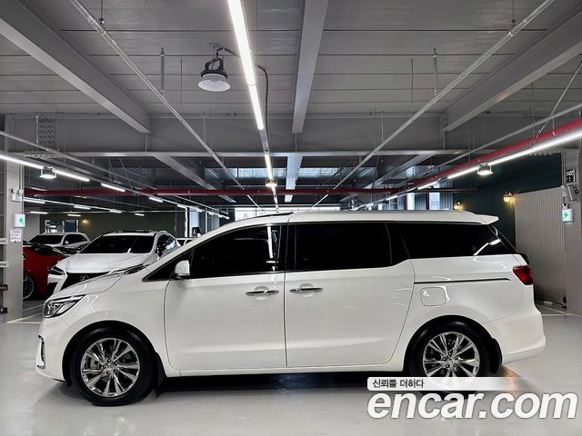 Kia Carnival из Кореи Encar