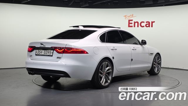 Jaguar XF 20d Prestige AWD — пробег 144 989 км — фото 2 из 5