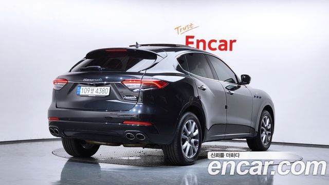 Maserati Levante из Кореи Encar