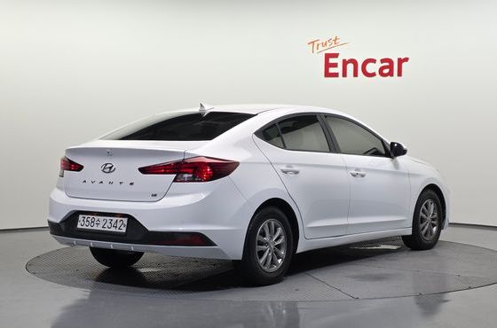 Hyundai AVANTE 1.6 Smart — пробег 72 837 км — фото 2 из 5