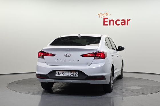 Hyundai AVANTE 1.6 Smart — пробег 72 837 км — фото 4 из 5
