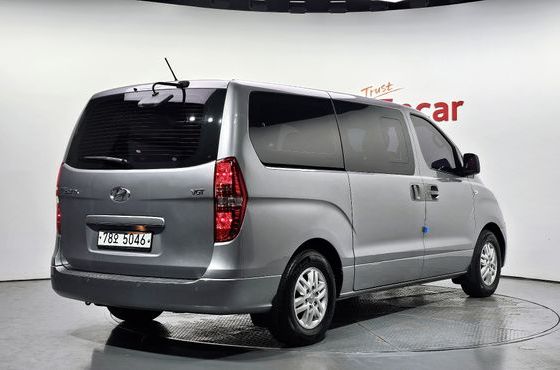 Hyundai Starex 12-Seater Wagon Smart — пробег 127 277 км — фото 2 из 5