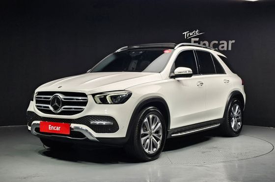 Mercedes-Benz GLE-Class GLE300d 4MATIC — пробег 56 215 км — фото 1 из 5