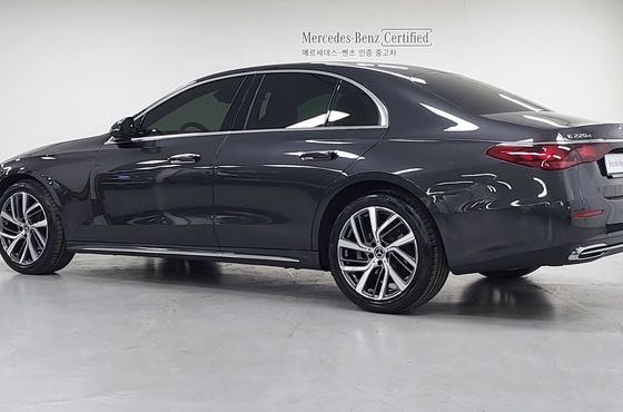 Mercedes-Benz E-Class E220d 4MATIC Exclusive — пробег 64 659 км — фото 2 из 5