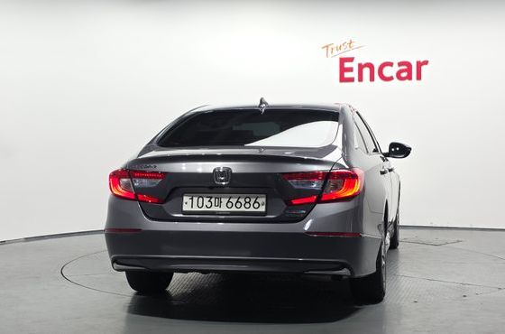 Honda Accord 2.0 Hybrid Touring — пробег 169 285 км — фото 4 из 5