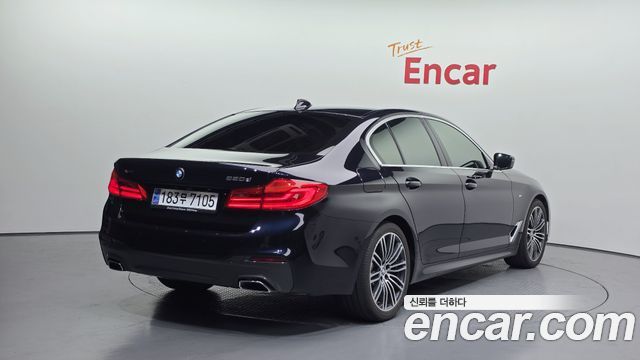BMW 5-Series 520d xDrive M Sport Package Plus — пробег 45 279 км — фото 2 из 5