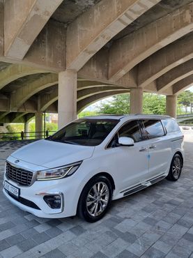 Kia Carnival 7-Seater Limousine VIP — пробег 60 963 км — фото 1 из 5