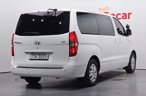 Hyundai Starex 12-Seater Wagon CVX Deluxe — пробег 102 070 км — фото 2 из 5