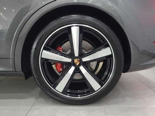 Porsche Cayenne 4.0 GTS — пробег 10 300 км — фото 5 из 5