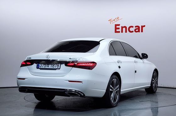 Mercedes-Benz E-Class E350 4MATIC Avantgarde — пробег 23 586 км — фото 2 из 5