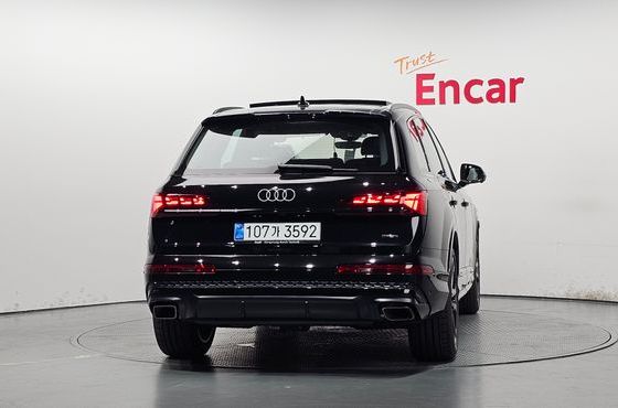 Audi Q7 55 TFSI Quattro Premium — пробег 21 км — фото 4 из 5