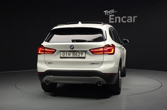 BMW X1 xDrive 18d Joy — пробег 65 717 км — фото 4 из 5
