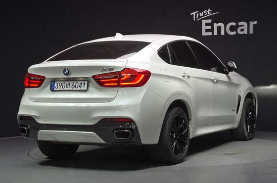 BMW X6 xDrive 35i — пробег 136 529 км — фото 2 из 5