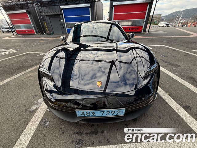 Porsche Taycan Base — пробег 47 200 км — фото 3 из 5