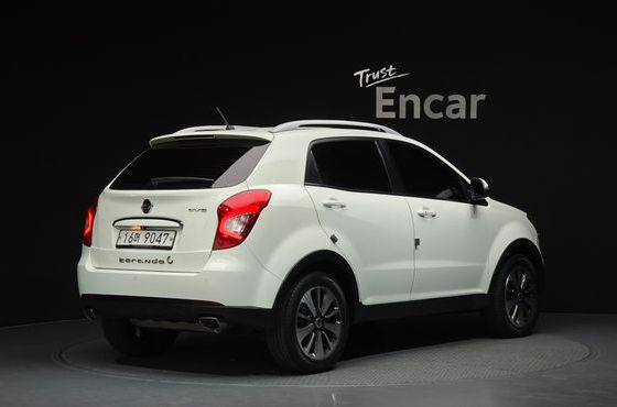 Ssangyong KORANDO 2.0 CVT 2WD Deluxe — пробег 177 045 км — фото 2 из 5