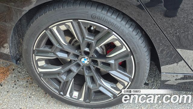 BMW i5 M60 xDrive — пробег 28 500 км — фото 5 из 5