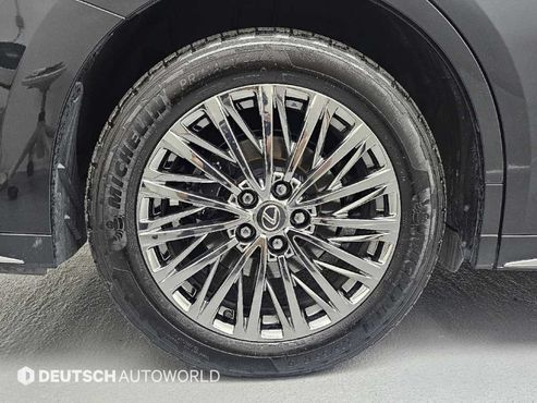 Lexus LM 500h Executive — пробег 35 645 км — фото 5 из 5