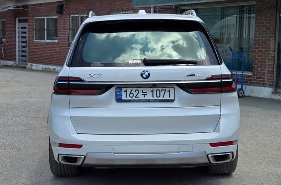 BMW X7 xDrive 40i Design Pure Excellence 6-Seater — пробег 11 100 км — фото 4 из 5
