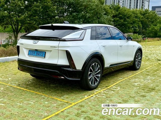 Cadillac Lyriq Sport — пробег 8 171 км — фото 4 из 5