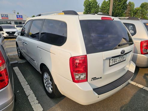 Kia Carnival Grand Carnival GLX Premium — пробег 255 000 км — фото 2 из 5