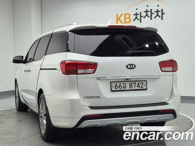 Kia Carnival из Кореи Encar