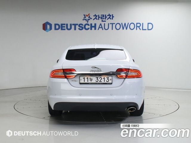 Jaguar XF 2.2D Luxury X250 — пробег 86 180 км — фото 4 из 5