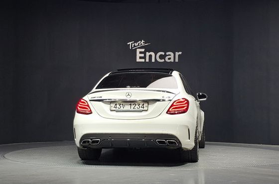 Mercedes-Benz C-Class C63 AMG — пробег 74 750 км — фото 4 из 5