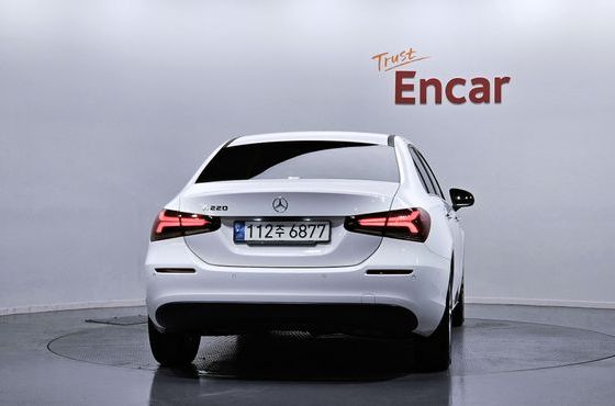 Mercedes-Benz A-Class A220 Sedan — пробег 90 945 км — фото 4 из 5