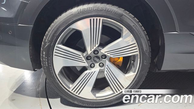 Audi e-tron 55 Quattro Sportback — пробег 103 450 км — фото 5 из 5
