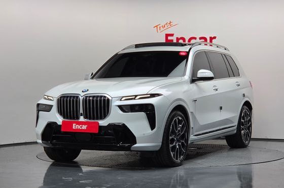 BMW X7 xDrive 40i M Sport 7STR — пробег 10 538 км — фото 1 из 5