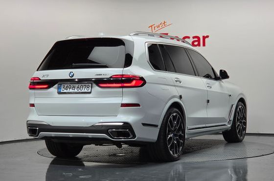 BMW X7 xDrive 40i M Sport 7STR — пробег 10 538 км — фото 2 из 5