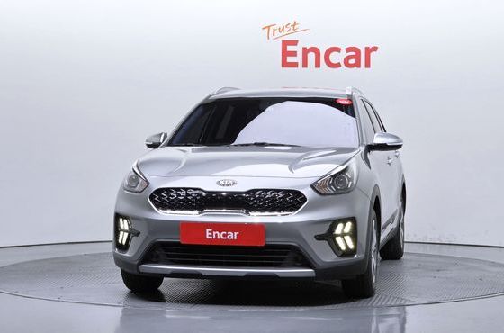Kia Niro 1.6 HEV Luxury — пробег 63 009 км — фото 3 из 5