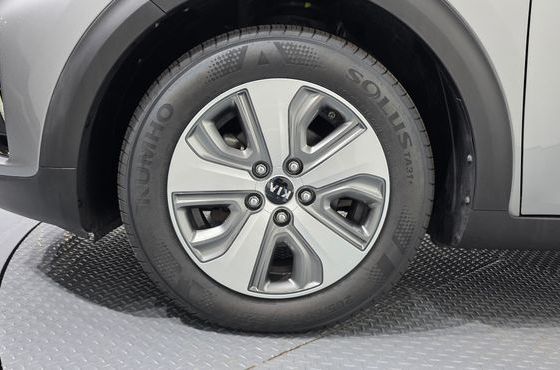 Kia Niro 1.6 HEV Luxury — пробег 63 009 км — фото 5 из 5