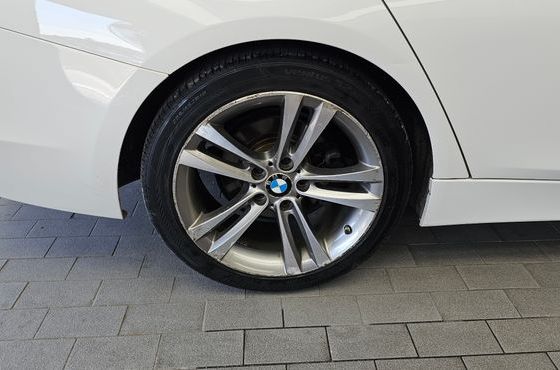 BMW 3-Series 320d Sport — пробег 146 709 км — фото 5 из 5