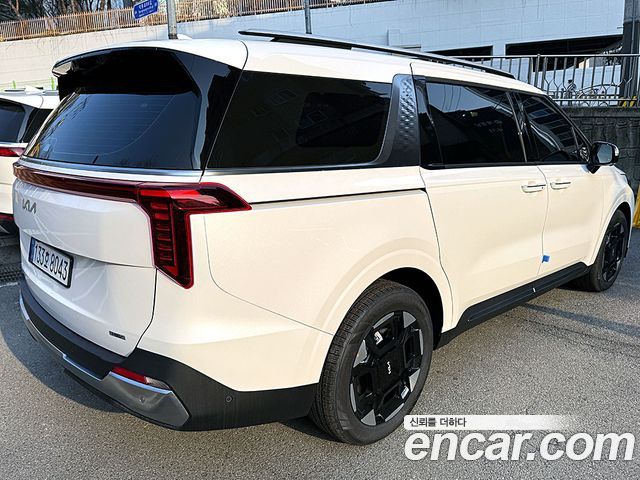 Kia Carnival HEV 9seater Signature — пробег 2 900 км — фото 5 из 5