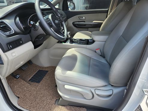 Kia Carnival 11-Seater Deluxe — пробег 92 986 км — фото 5 из 5