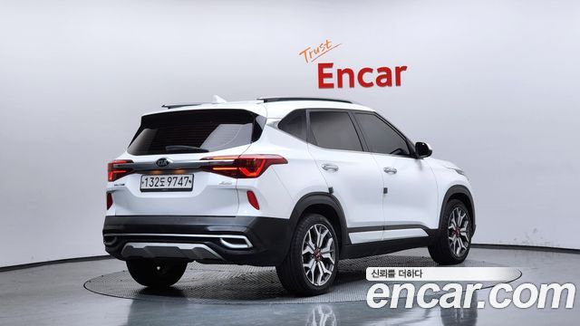 Kia Seltos из Кореи Encar