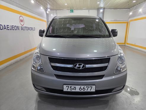 Hyundai Starex 12-Seater Wagon CVX Premium — пробег 118 300 км — фото 2 из 5