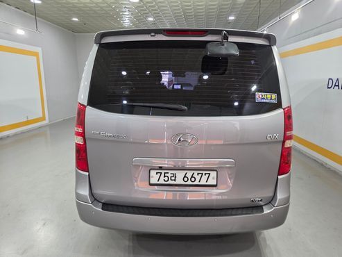 Hyundai Starex 12-Seater Wagon CVX Premium — пробег 118 300 км — фото 5 из 5