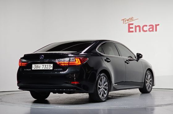 Lexus ES Supreme+ XV60 — пробег 175 617 км — фото 2 из 5