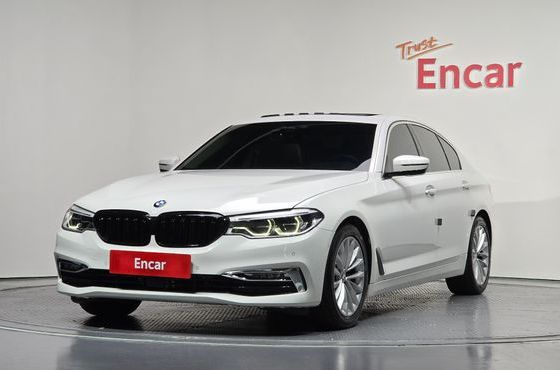 BMW 5-Series 520d Luxury Plus — пробег 74 306 км — фото 1 из 5