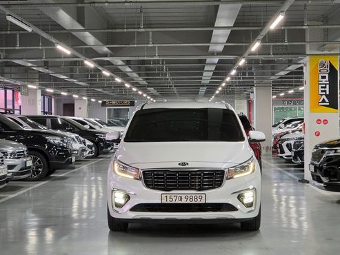 Kia Carnival 9-Seater Luxury — пробег 146 189 км — фото 1 из 5
