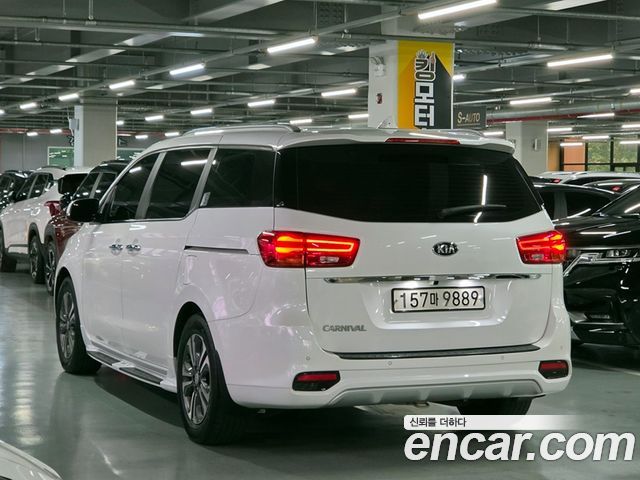 Kia Carnival из Кореи Encar